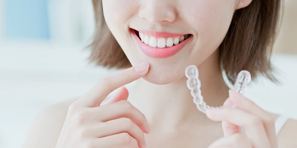 Cómo-limpiar-la-ortodoncia-Invisalign-min