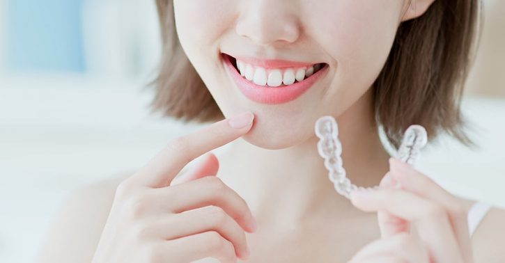 Cómo-limpiar-la-ortodoncia-Invisalign-min